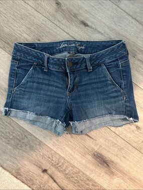 American Eagle Outfitters Dark Blue Denim Cutoff Shorts - Frayed Hem size 4